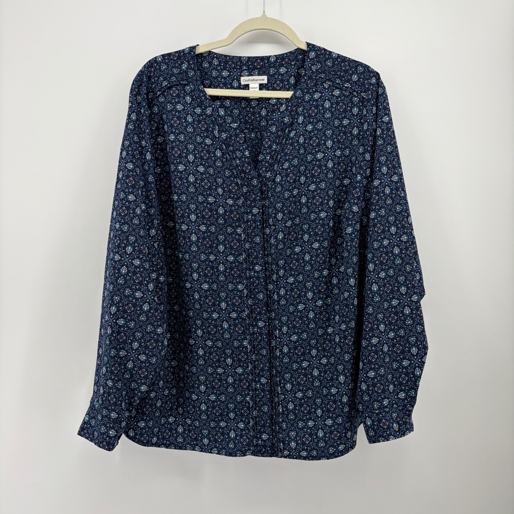 Croft & Barrow Womens 2X Navy Blue Blouse Medallion Print Button Front Top